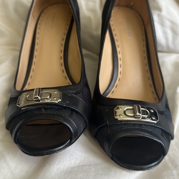 Coach Thea Jakard C Signature - Picture 6 of 7